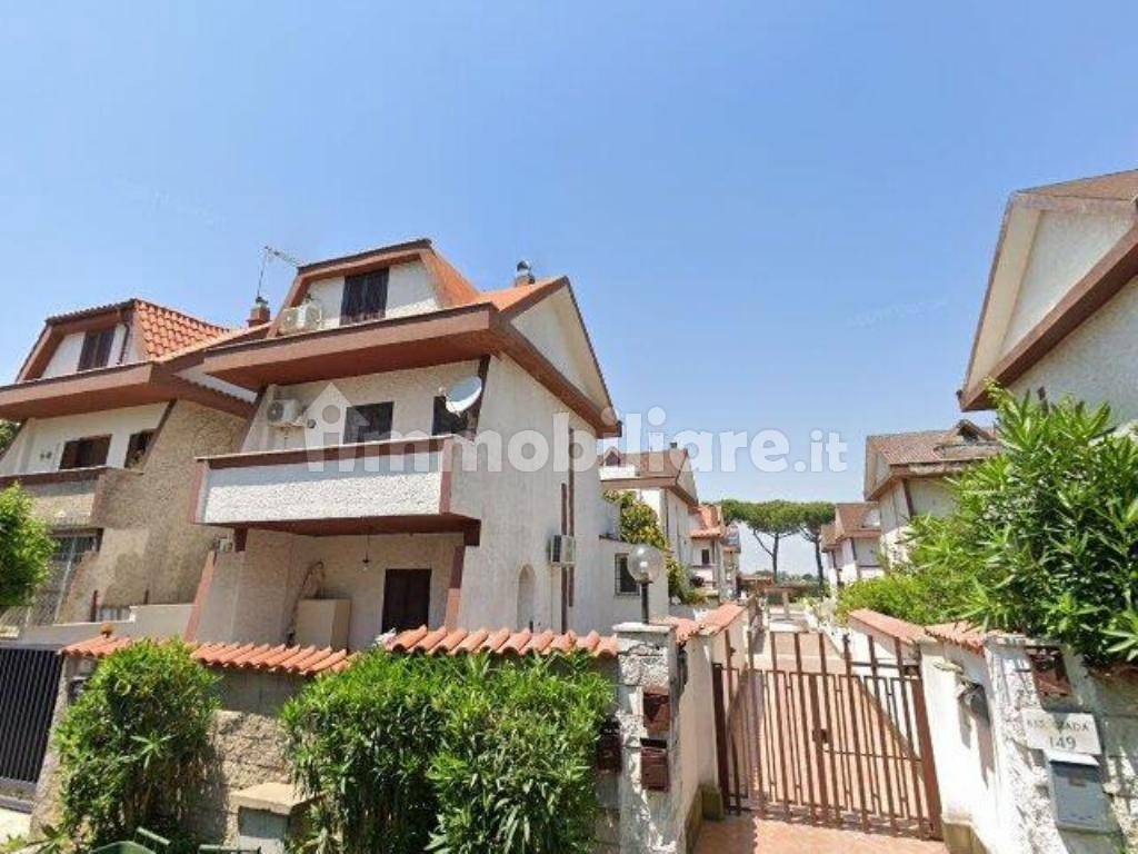 2 غرف نوم فيلا في Ardea, Italy رقم 9675