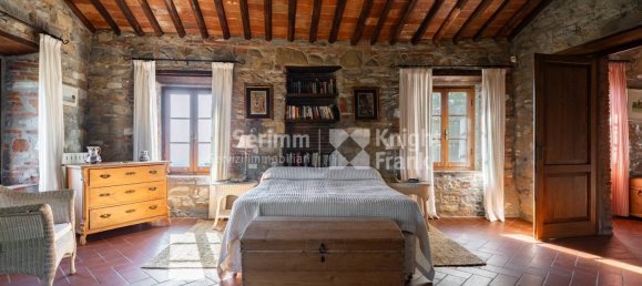 Дом с 4 спальнями в Лукка, Италия № 234579 19