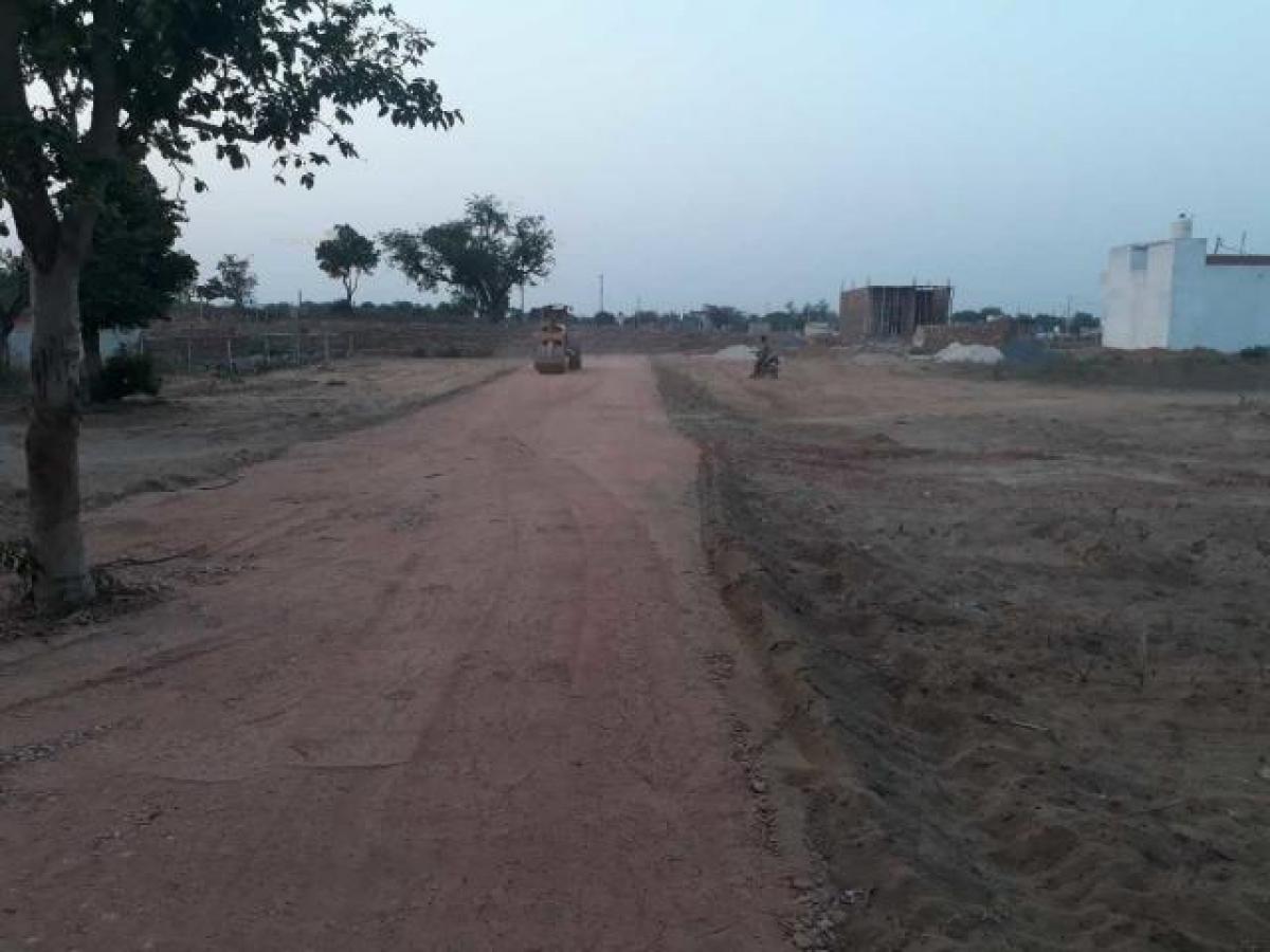  Land in Gurgaon, India No. 35479