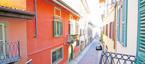 2-salle Appartement à Bergamo, Italy No. 35896 3