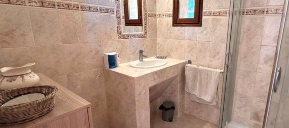 3 Schlafzimmer Haus in Cateri, France, Nr. 76294 7