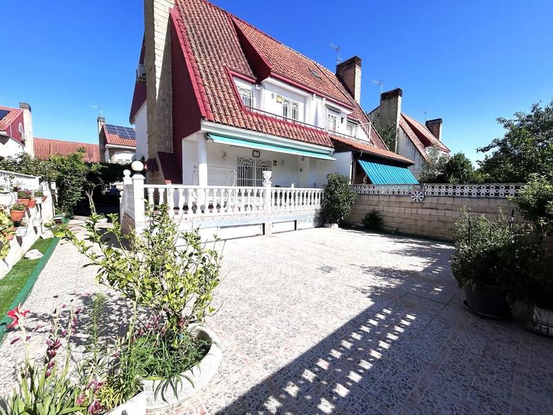 Casa de 5 dormitorios en Torrejón de la Calzada, Spain No. 165267