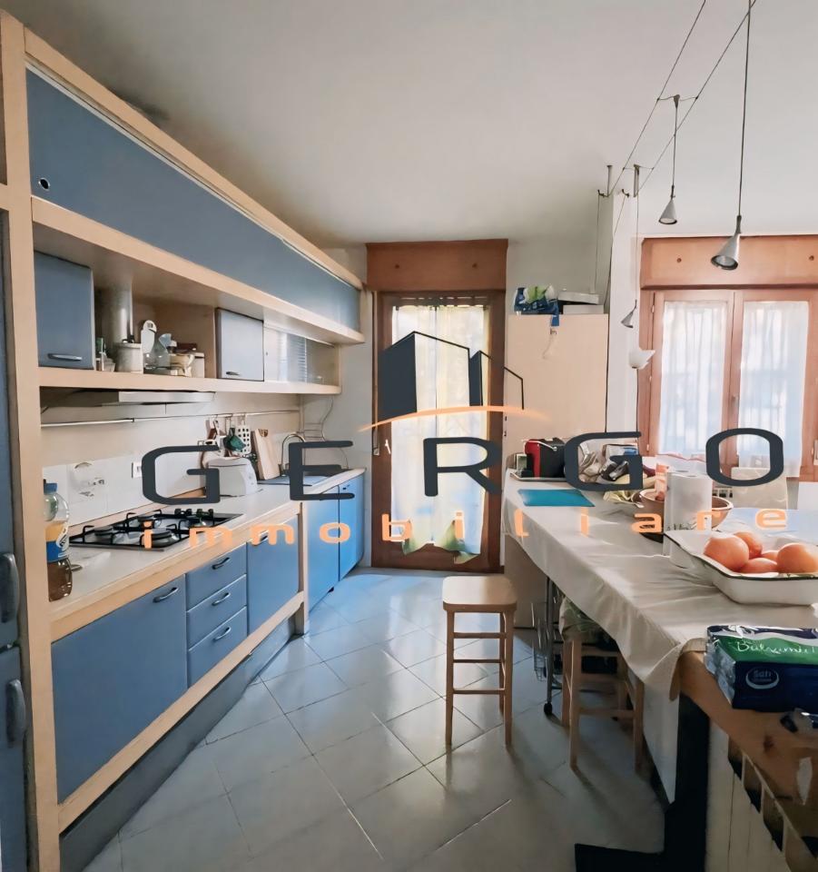 4 rooms Apartment in Selvazzano Dentro, Italy No. 2903