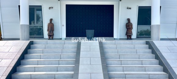 5 bedrooms Villa in Alhaurin de la Torre, Spain No. 135215 5