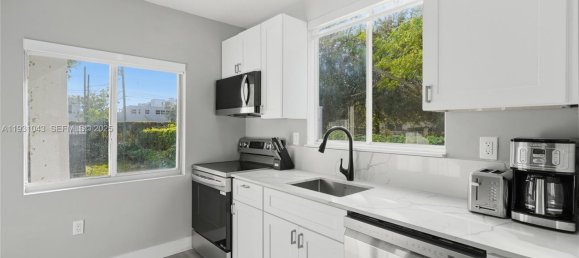 3 bedrooms Villa for rent in Miami, Miami-Dade, Florida, USA № 614731 13