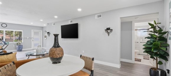 3 bedrooms Villa for rent in Miami, Miami-Dade, Florida, USA № 614731 10