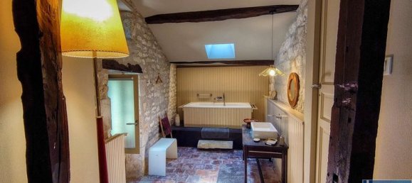 5 bedrooms House in Lot, France No. 301756 12