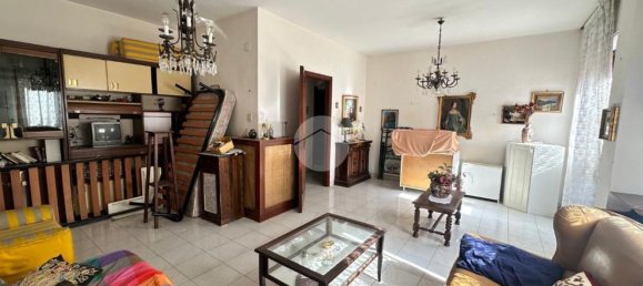 Apartamento de 4 dormitorios en Palermo, Italy No. 315600 2
