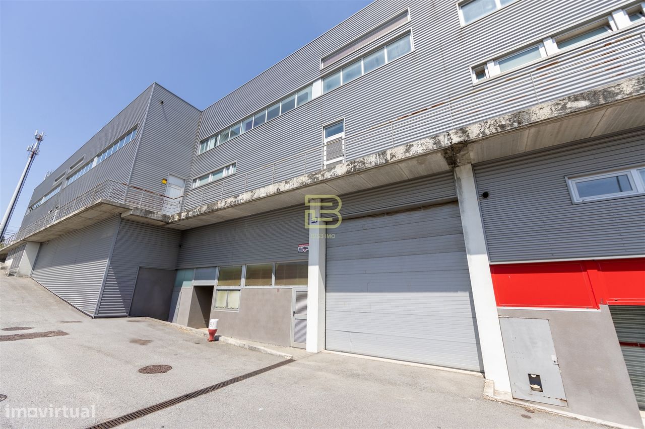 374m² Warehouse in Ermesinde, Portugal No. 296704
