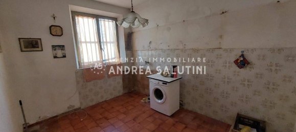 Дом с 4 спальнями в Кальчиная, Италия № 349648 27