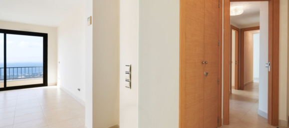 Ático de 3 dormitorios en Marbella, Spain No. 94881 2