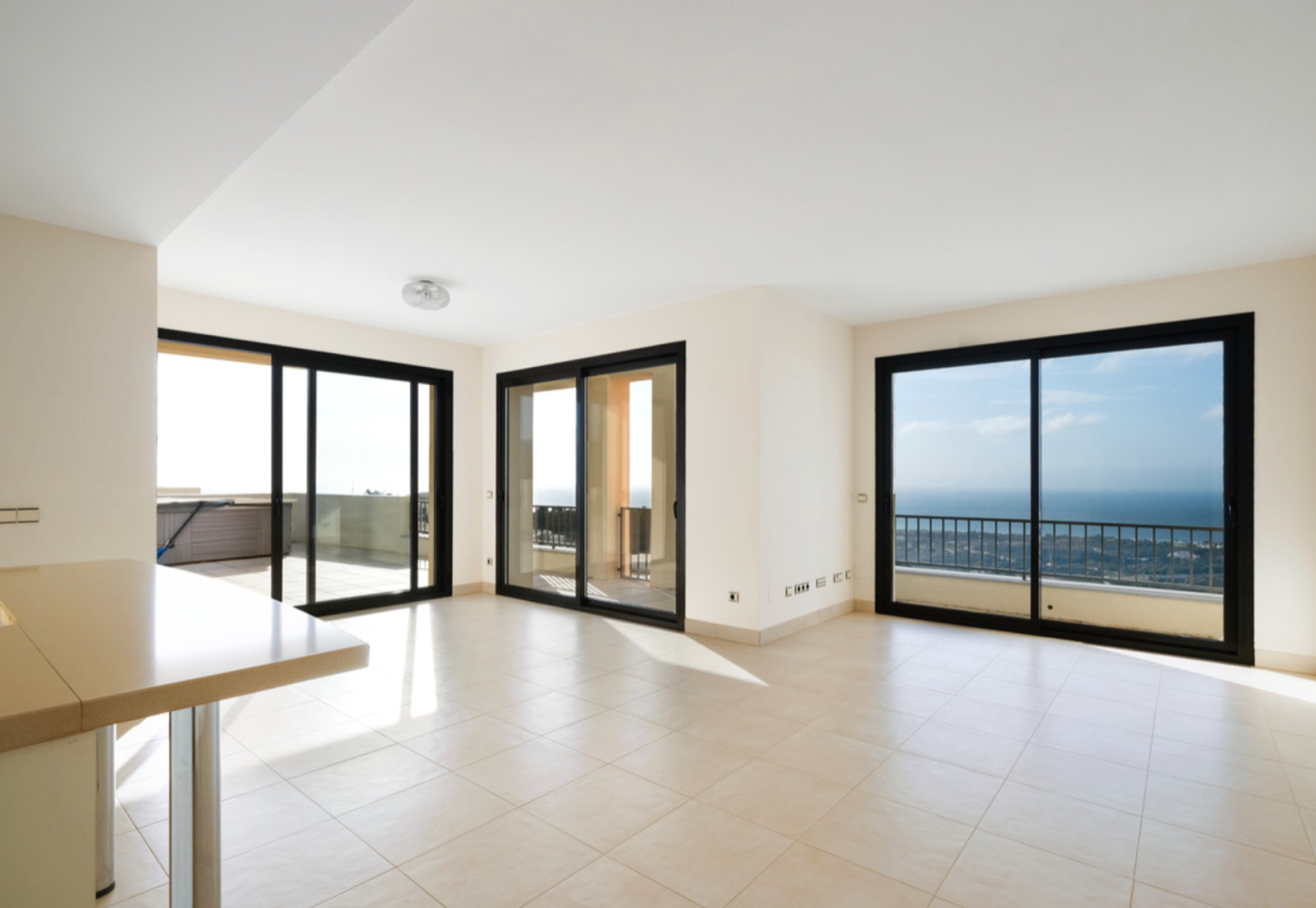 Ático de 3 dormitorios en Marbella, Spain No. 94881