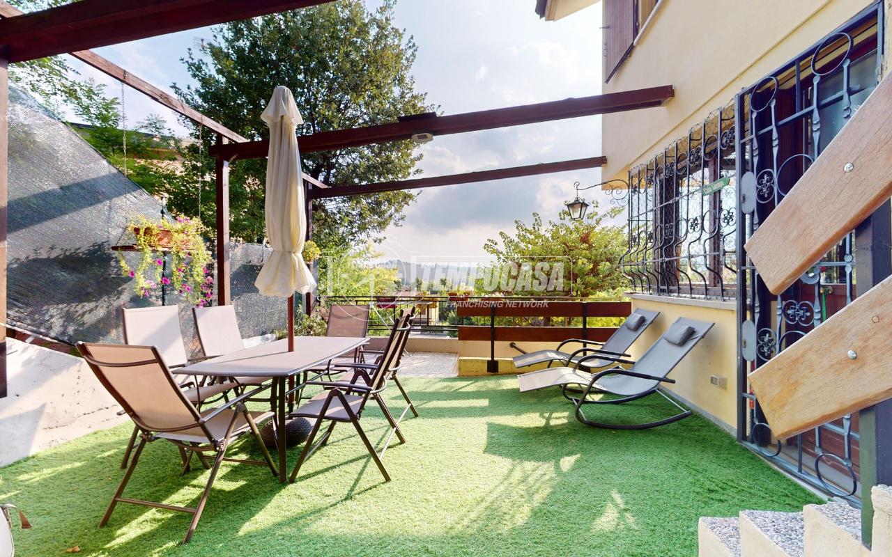 Villa de 5 habitaciónes en Valsamoggia, Italy No. 174015