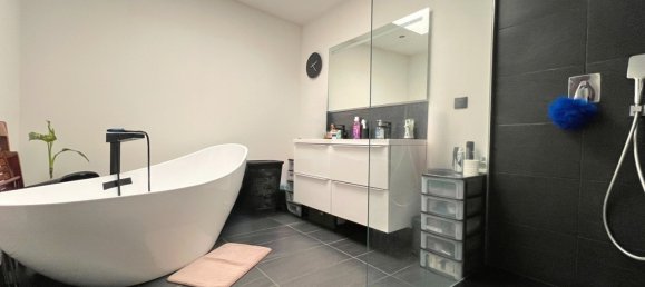 Edificio de 2 dormitorios en Chartres, France No. 151950 5