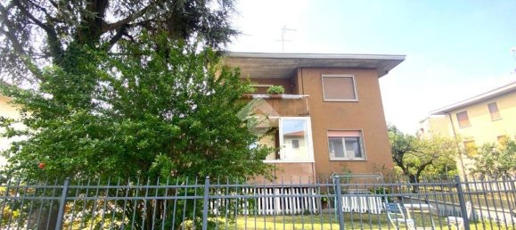 Villa de 3 dormitorios en Collecchio, Italy No. 11405 37