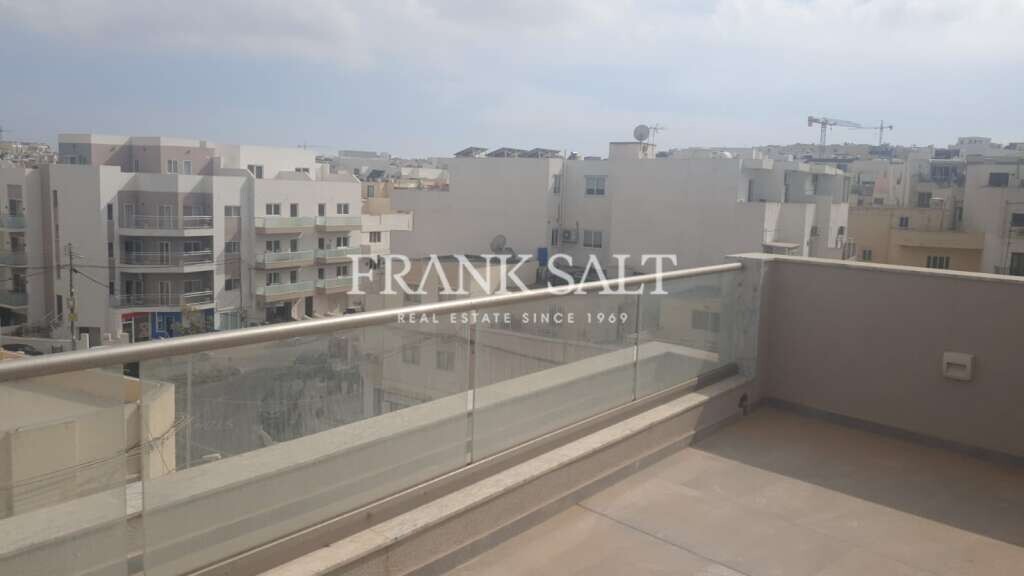 2 bedrooms Penthouse in Swieqi, Malta No. 4677
