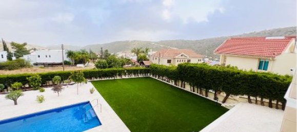 5 bedrooms Villa in Limassol, Cyprus No. 10097 9