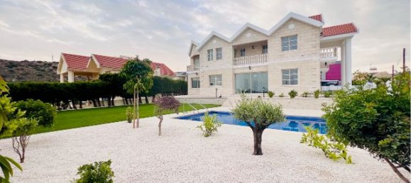 5 bedrooms Villa in Limassol, Cyprus No. 10097 11