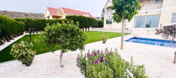 5 bedrooms Villa in Limassol, Cyprus No. 10097 10