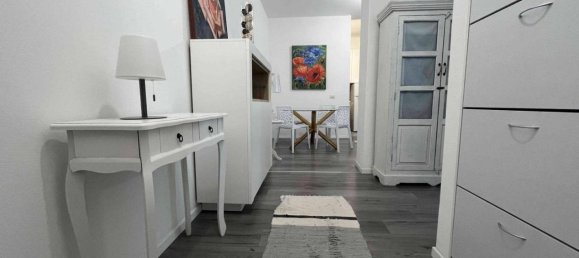 2-salle Appartement à Sesto Calende, Italy No. 35996 5