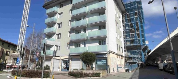 2-salle Appartement à Sesto Calende, Italy No. 35996 4