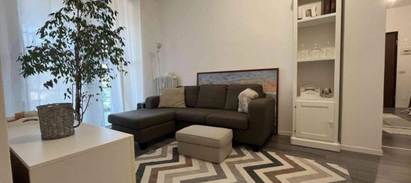 2-salle Appartement à Sesto Calende, Italy No. 35996 12