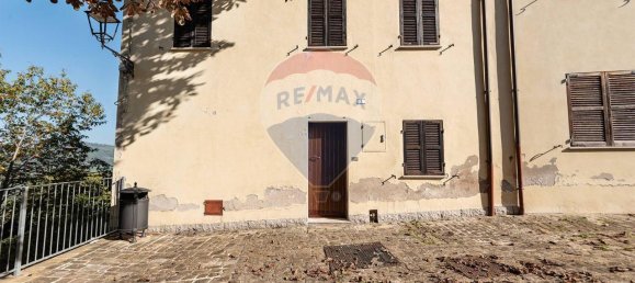 Дом с 5 комнатами в Серра Сан Квирико, Италия № 6019 2