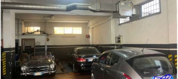 391m² Commercial property in Rome, Italy No. 303789 3