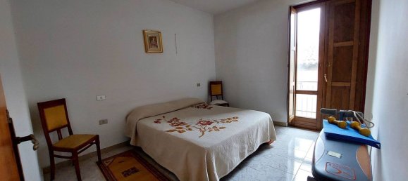 3 rooms House in Paolisi, Italy No. 262972 9