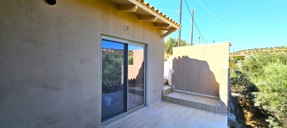 2 bedrooms Villa in Heraklion, Greece No. 2605 4