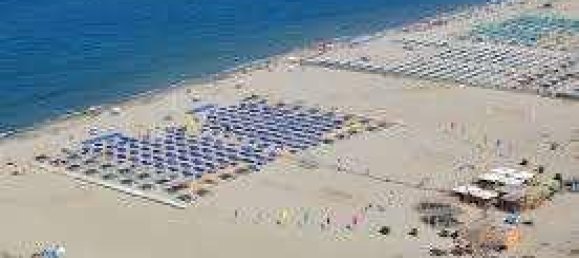 2 rooms Commercial property in Viareggio, Italy No. 89067 3