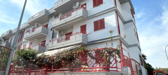 Apartamento de 3 habitaciónes en Campomarino, Italy No. 17731 17