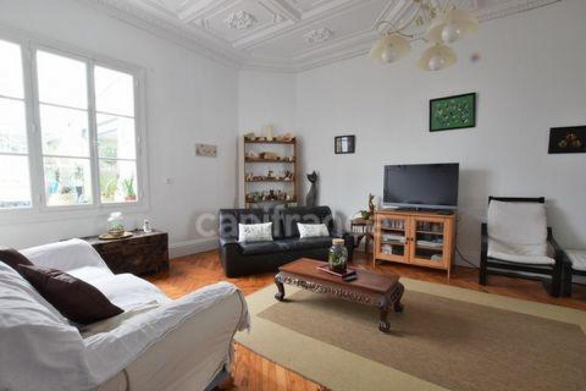 3 bedrooms House in Bordeaux, France No. 4846