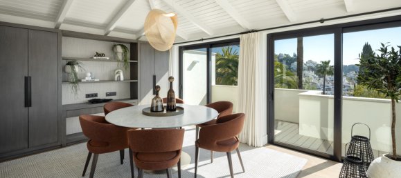 5 bedrooms Villa in Marbella, Spain No. 99220 4