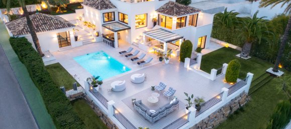 5 bedrooms Villa in Marbella, Spain No. 99220 21