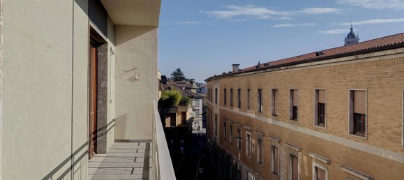 5 bedrooms Apartment in Monza, Italy No. 176942 10