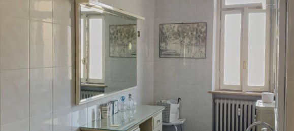 5 bedrooms Apartment in Monza, Italy No. 176942 8