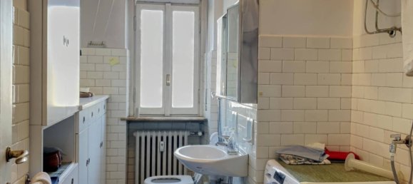 5 bedrooms Apartment in Monza, Italy No. 176942 5