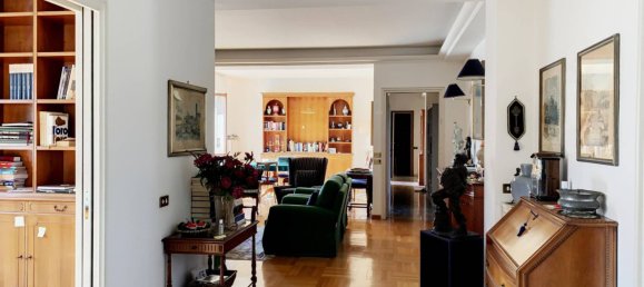 5 bedrooms Apartment in Monza, Italy No. 176942 17