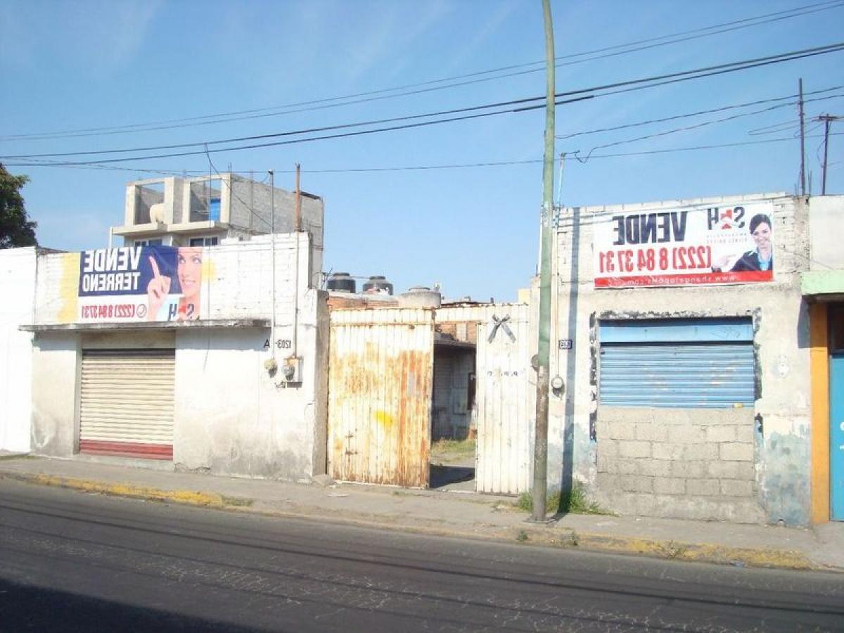 538m² Building in Puebla, Mexico No. 201725