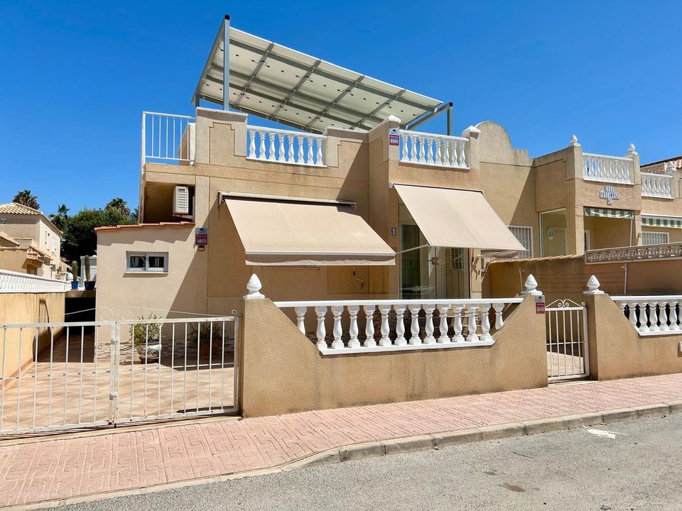 2 bedrooms Bungalow in Torrevieja, Spain No. 263883