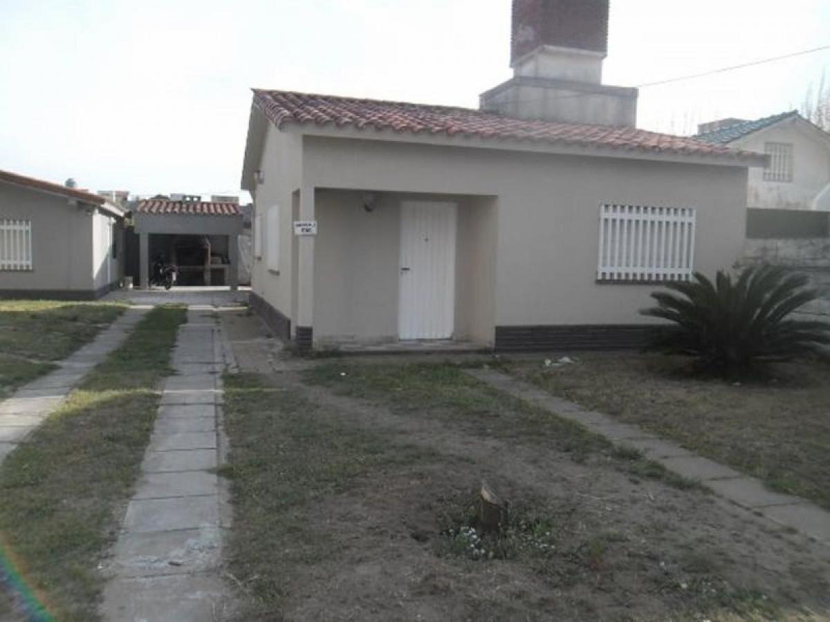 2 bedrooms House in Mar del Plata, Argentina No. 74820