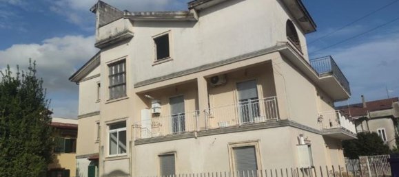 7-Zimmer Wohnung in Casaluce, Italy, Nr. 96914 5