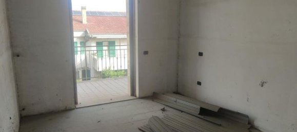 7-Zimmer Wohnung in Casaluce, Italy, Nr. 96914 9