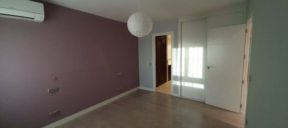 4 bedrooms Apartment in Madrid, Spain No. 93425 22