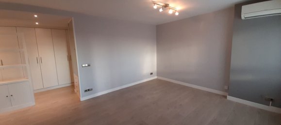 4 bedrooms Apartment in Madrid, Spain No. 93425 7