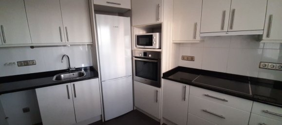 4 bedrooms Apartment in Madrid, Spain No. 93425 16