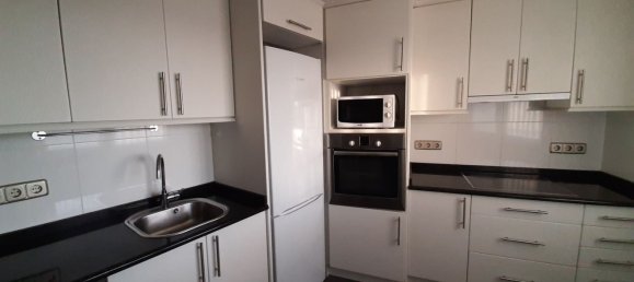 4 bedrooms Apartment in Madrid, Spain No. 93425 18