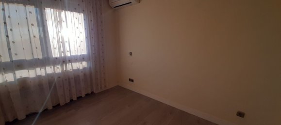 4 bedrooms Apartment in Madrid, Spain No. 93425 44