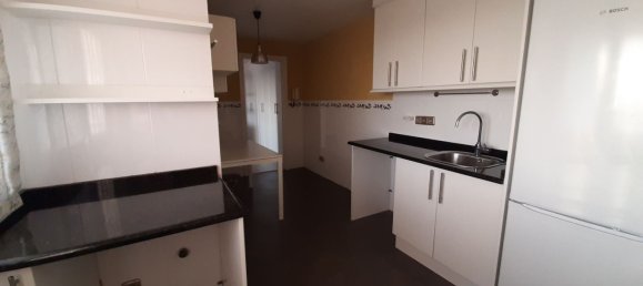 4 bedrooms Apartment in Madrid, Spain No. 93425 17